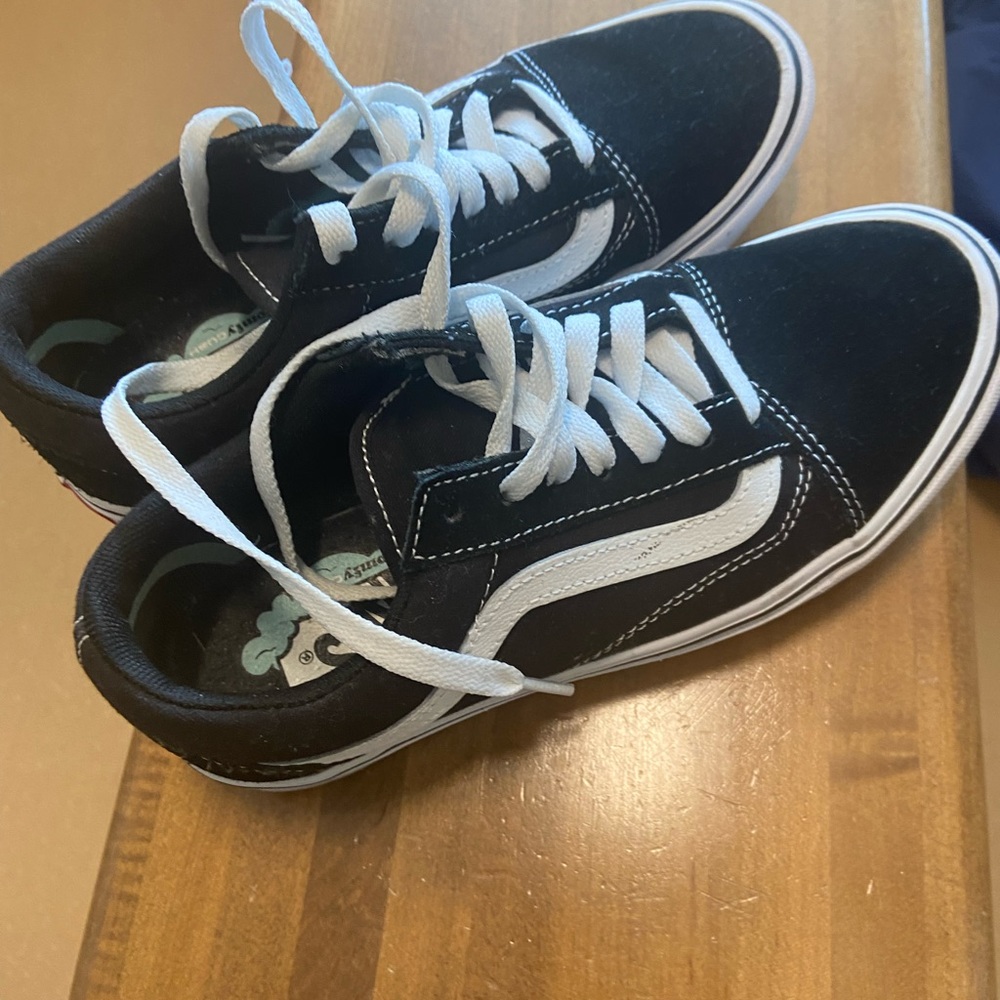 Vans - Picture 5 of 7